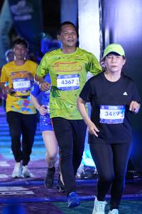 BIB: 3451, 4367, 3489
                            <button type="button" onclick="openModal(26226752)" class="btn btn-primary btn-sm float-right btn-popup" data-toggle="modal" data-target=".modal-high-quality">
                        <i class="fas fa-shopping-cart"></i> Add to Cart
                    </button>
                                            <button type="button" onclick="isThisMe(26226752, true)" class="btn btn-success btn-sm float-right btn-popup btn-isme hidden" data-toggle="tooltip" data-placement="bottom" title="นี่คือรูปของคุณใช่ไหม คลิกที่นี่เพื่อเอาเข้าอัลบั้ม">
                        <i class="fas fa-plus"></i> Add to album
                    </button>
                    <button type="button" onclick="isThisMe(26226752, false)" class="btn btn-warning btn-sm float-right btn-popup btn-isnotme hidden">
                        <i class="fas fa-ban"></i> Remove from album
                    </button>